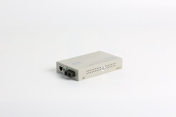 Optical To Electric CAT5 100m DC5V Fiber Media Converter Adaptive