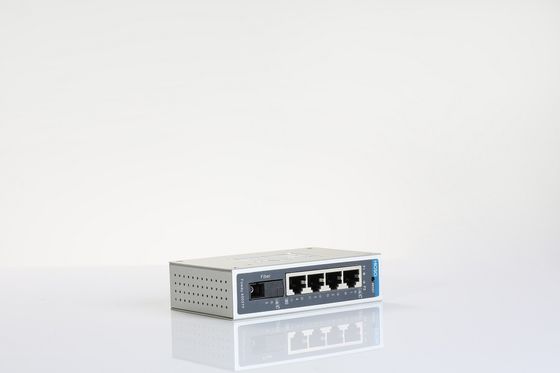 1 1000M FX 4 10/100/1000M RJ45 5 Port Ethernet Switch , Din Rail Switch Mount